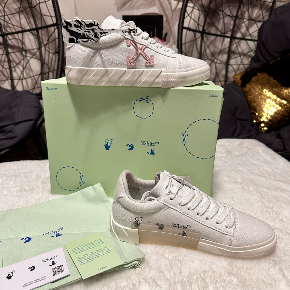 Off White low Vulcanized eco canvas sneakers